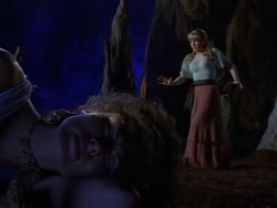 extant_XenaWarriorPrincess_1x07-TheTitans_02962