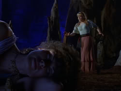 extant_XenaWarriorPrincess_1x07-TheTitans_02963