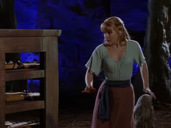 extant_XenaWarriorPrincess_1x07-TheTitans_02987