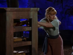 extant_XenaWarriorPrincess_1x07-TheTitans_02993