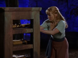 extant_XenaWarriorPrincess_1x07-TheTitans_02995