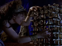 extant_XenaWarriorPrincess_1x07-TheTitans_03029