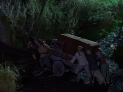 extant_XenaWarriorPrincess_1x07-TheTitans_03197
