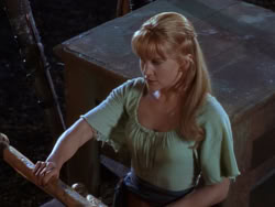 extant_XenaWarriorPrincess_1x07-TheTitans_03255