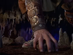 extant_XenaWarriorPrincess_1x07-TheTitans_03470