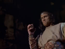 extant_XenaWarriorPrincess_1x07-TheTitans_03474