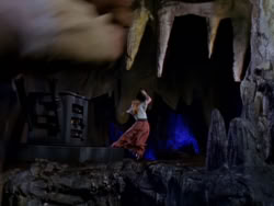extant_XenaWarriorPrincess_1x07-TheTitans_03490