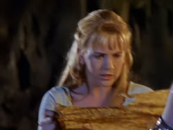 extant_XenaWarriorPrincess_1x07-TheTitans_03498
