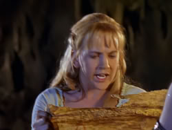 extant_XenaWarriorPrincess_1x07-TheTitans_03499