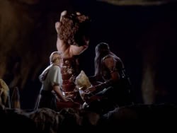 extant_XenaWarriorPrincess_1x07-TheTitans_03514