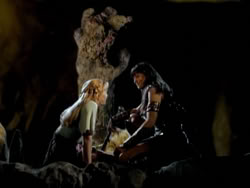 extant_XenaWarriorPrincess_1x07-TheTitans_03526