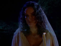 extant_XenaWarriorPrincess_1x09_DeathInChains_0025