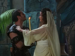 extant_XenaWarriorPrincess_1x09_DeathInChains_3320