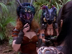 extant_XenaWarriorPrincess_1x10-HoovesAndHarlots_00122