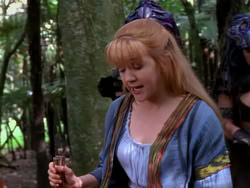 extant_XenaWarriorPrincess_1x10-HoovesAndHarlots_00230