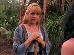 extant_XenaWarriorPrincess_1x10-HoovesAndHarlots_01109