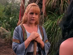 extant_XenaWarriorPrincess_1x10-HoovesAndHarlots_01110