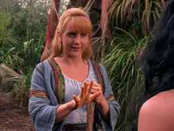 extant_XenaWarriorPrincess_1x10-HoovesAndHarlots_01113