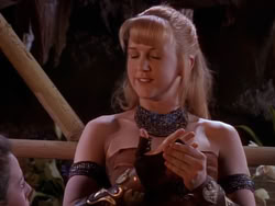 extant_XenaWarriorPrincess_1x10-HoovesAndHarlots_01368