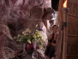 extant_XenaWarriorPrincess_1x10-HoovesAndHarlots_01377