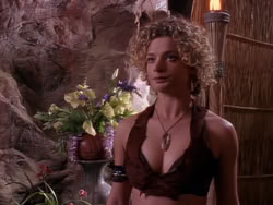 extant_XenaWarriorPrincess_1x10-HoovesAndHarlots_01382