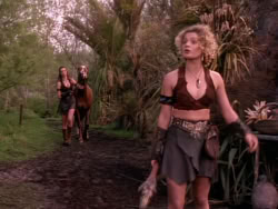 extant_XenaWarriorPrincess_1x10-HoovesAndHarlots_01580