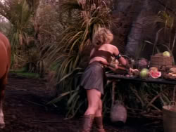 extant_XenaWarriorPrincess_1x10-HoovesAndHarlots_01656