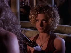 extant_XenaWarriorPrincess_1x10-HoovesAndHarlots_01715