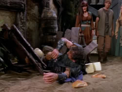extant_XenaWarriorPrincess_1x11-TheBlackWolf_00751