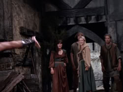 extant_XenaWarriorPrincess_1x11-TheBlackWolf_00811