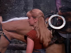 extant_XenaWarriorPrincess_1x11-TheBlackWolf_00921