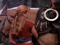 extant_XenaWarriorPrincess_1x11-TheBlackWolf_00924