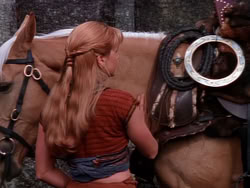 extant_XenaWarriorPrincess_1x11-TheBlackWolf_00925