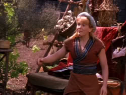 extant_XenaWarriorPrincess_1x11-TheBlackWolf_01234