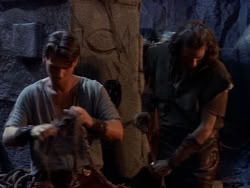extant_XenaWarriorPrincess_1x11-TheBlackWolf_01821