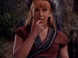 extant_XenaWarriorPrincess_1x11-TheBlackWolf_02521