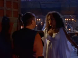 extant_XenaWarriorPrincess_1x12-BewareGreeksBearingGifts_0158