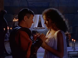 extant_XenaWarriorPrincess_1x12-BewareGreeksBearingGifts_0166