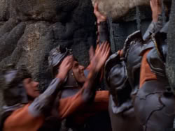 extant_XenaWarriorPrincess_1x12-BewareGreeksBearingGifts_0649