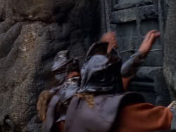 extant_XenaWarriorPrincess_1x12-BewareGreeksBearingGifts_0654