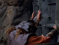 extant_XenaWarriorPrincess_1x12-BewareGreeksBearingGifts_0655
