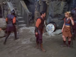 extant_XenaWarriorPrincess_1x12-BewareGreeksBearingGifts_0746