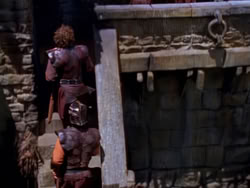 extant_XenaWarriorPrincess_1x12-BewareGreeksBearingGifts_0896
