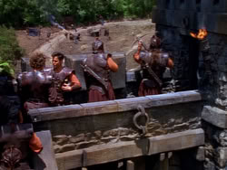 extant_XenaWarriorPrincess_1x12-BewareGreeksBearingGifts_0904