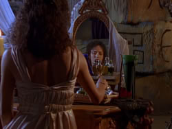 extant_XenaWarriorPrincess_1x12-BewareGreeksBearingGifts_0946