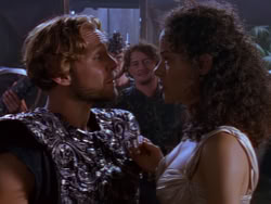 extant_XenaWarriorPrincess_1x12-BewareGreeksBearingGifts_1950