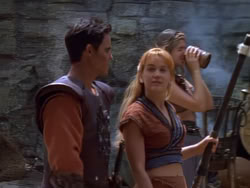 extant_XenaWarriorPrincess_1x12-BewareGreeksBearingGifts_2345