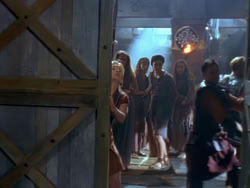 extant_XenaWarriorPrincess_1x12-BewareGreeksBearingGifts_2607