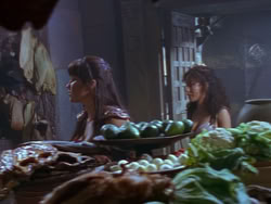extant_XenaWarriorPrincess_1x12-BewareGreeksBearingGifts_2812