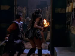 extant_XenaWarriorPrincess_1x12-BewareGreeksBearingGifts_3011